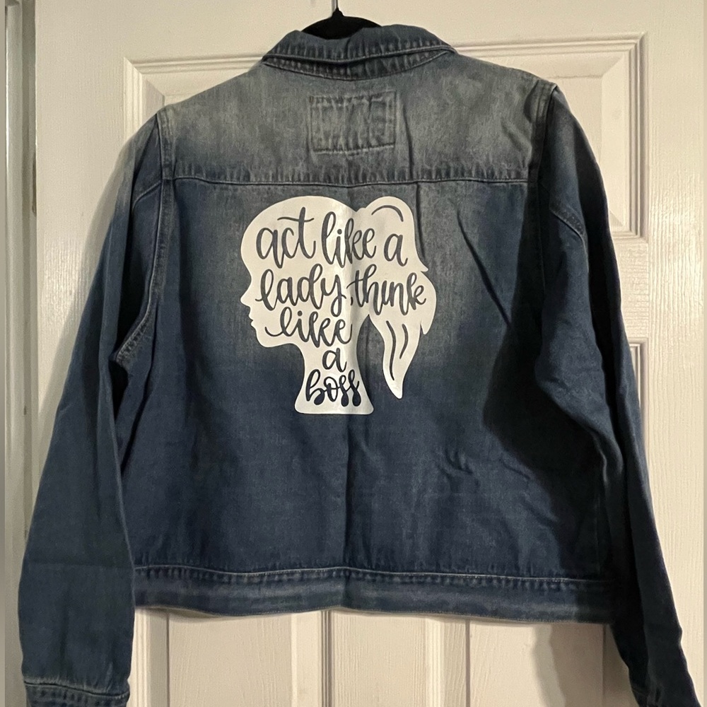 😍Denim Jacket with Graphic Design‼️
